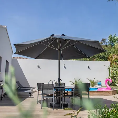 Holiday home Les Des Fontaines
