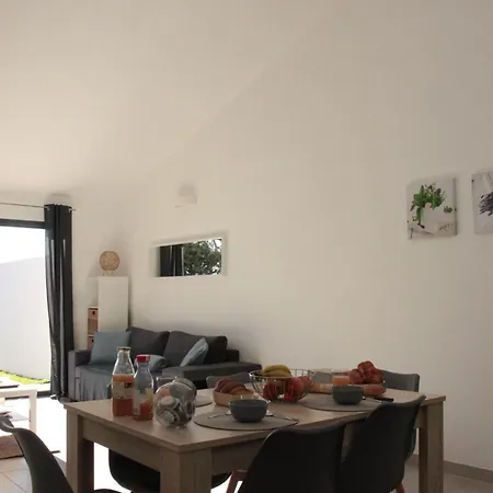 Holiday home Les Des Fontaines Saumane-de-Vaucluse